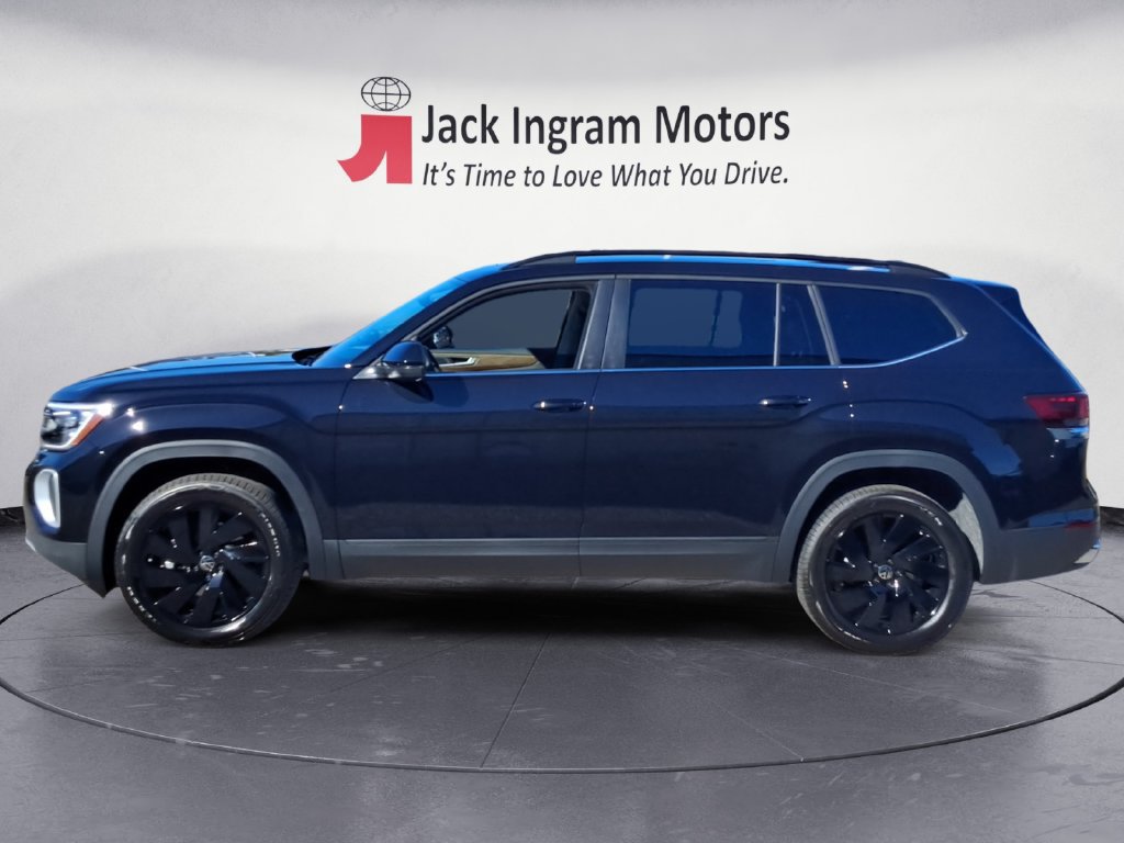 Used 2026 Volkswagen Atlas SE FWD image 2