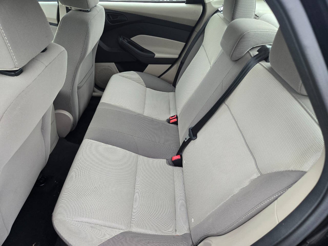Used 2012 Ford Focus SE FWD image 20