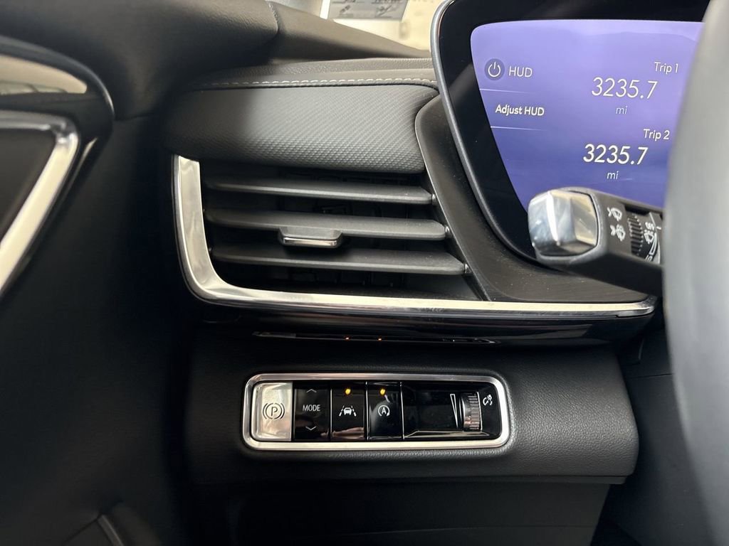 Certified 2025 Buick Envision Preferred image 18