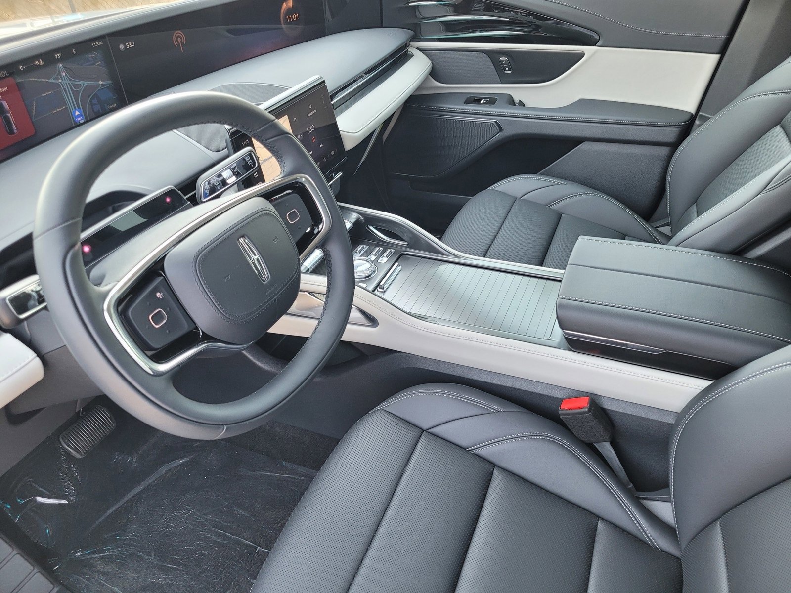 New 2025 Lincoln Nautilus Premier image 11