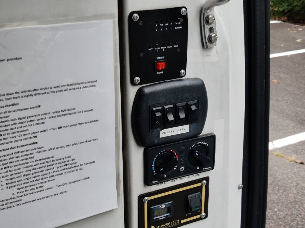 Used 2020 Mercedes-Benz Sprinter 4500 image 38