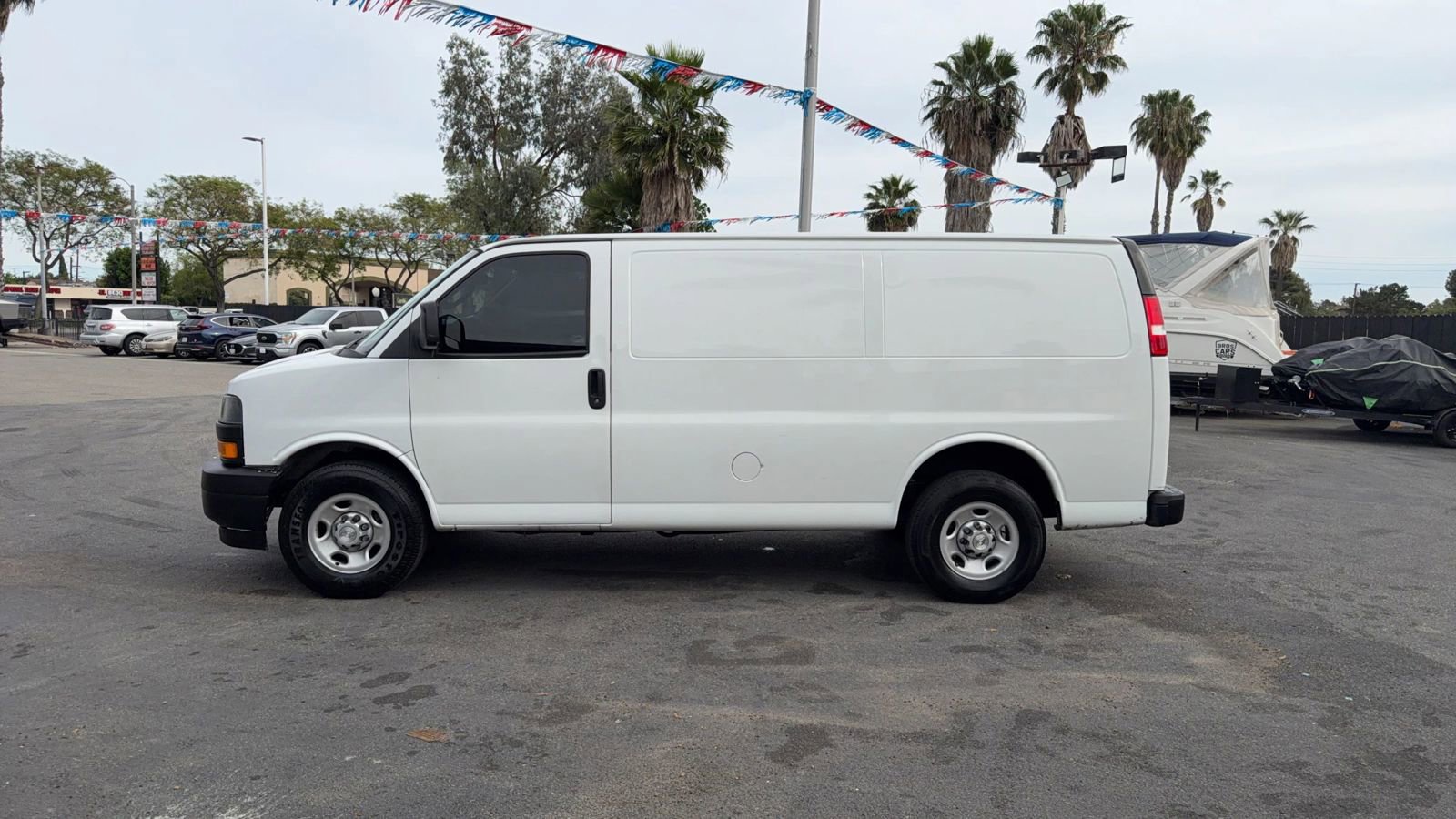 Used 2019 Chevrolet Express 2500 w/ Driver Convenience Package image 5