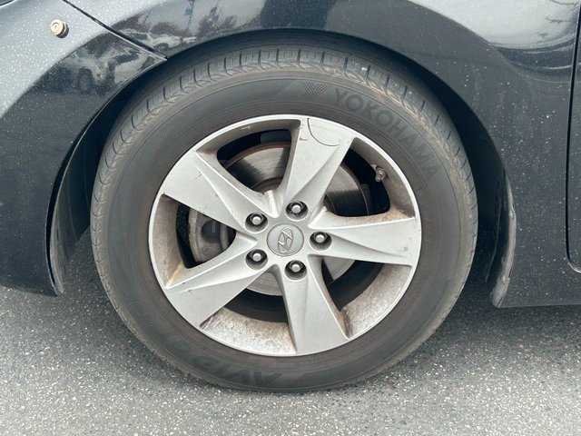 Used 2013 Hyundai Elantra GLS image 11