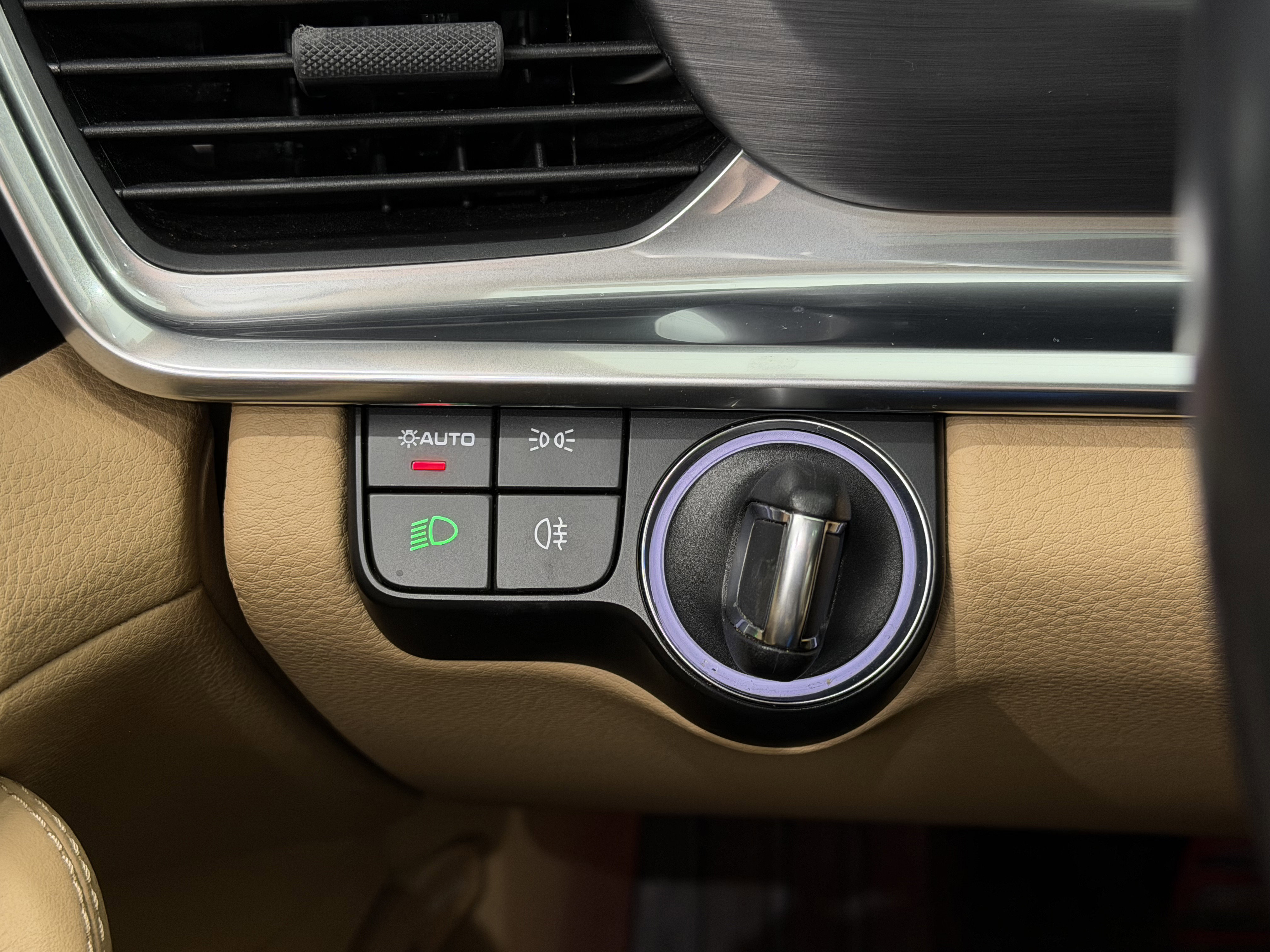 Certified 2023 Porsche Panamera 4 Platinum Edition image 50