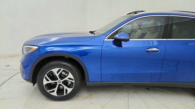 Used 2025 Mercedes-Benz GLC 350e 4MATIC image 9