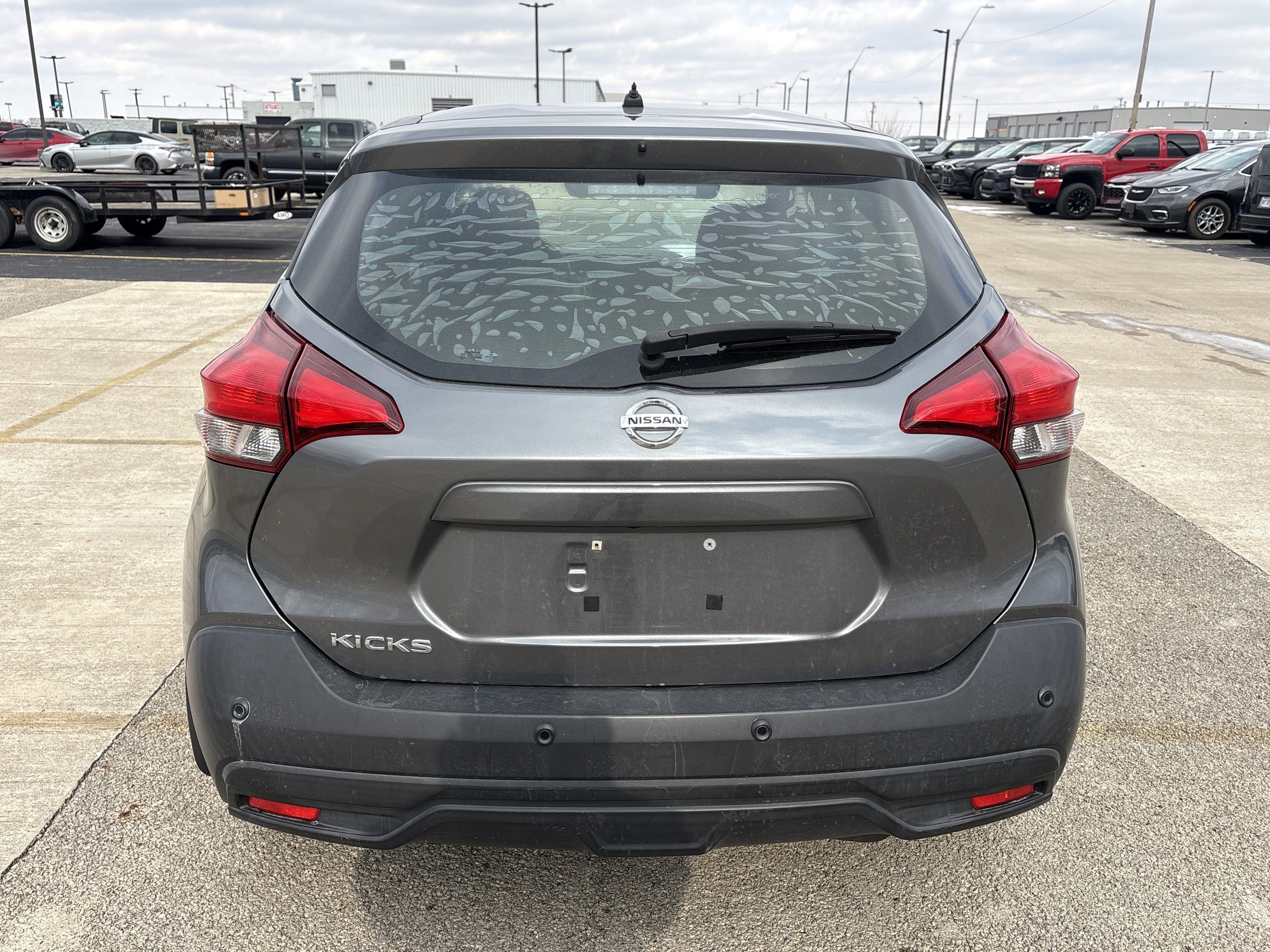 Used 2020 Nissan Kicks S image 4