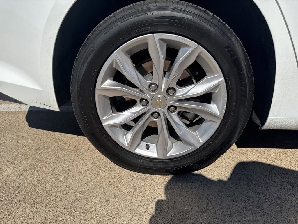 Used 2023 Chevrolet Malibu LT image 7