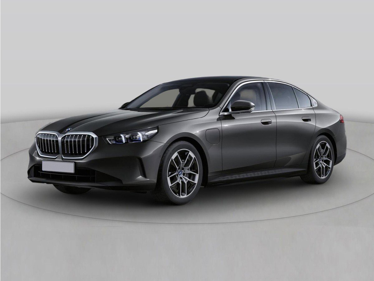 Used 2026 BMW 550e xDrive w/ Premium Package