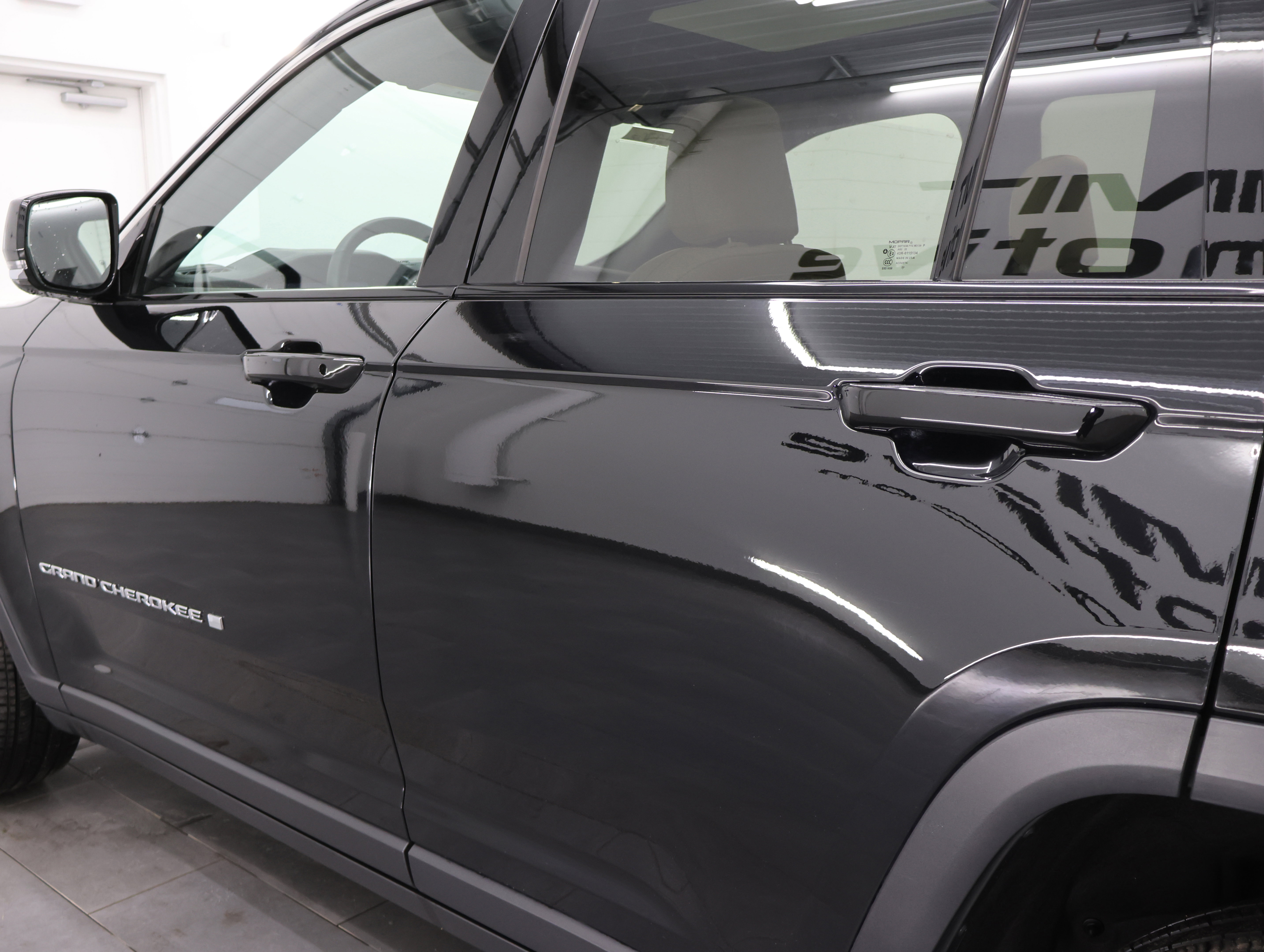 Used 2023 Jeep Grand Cherokee Limited image 33