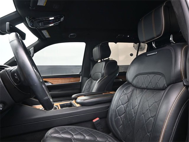 Used 2022 Jeep Grand Wagoneer Series III image 12