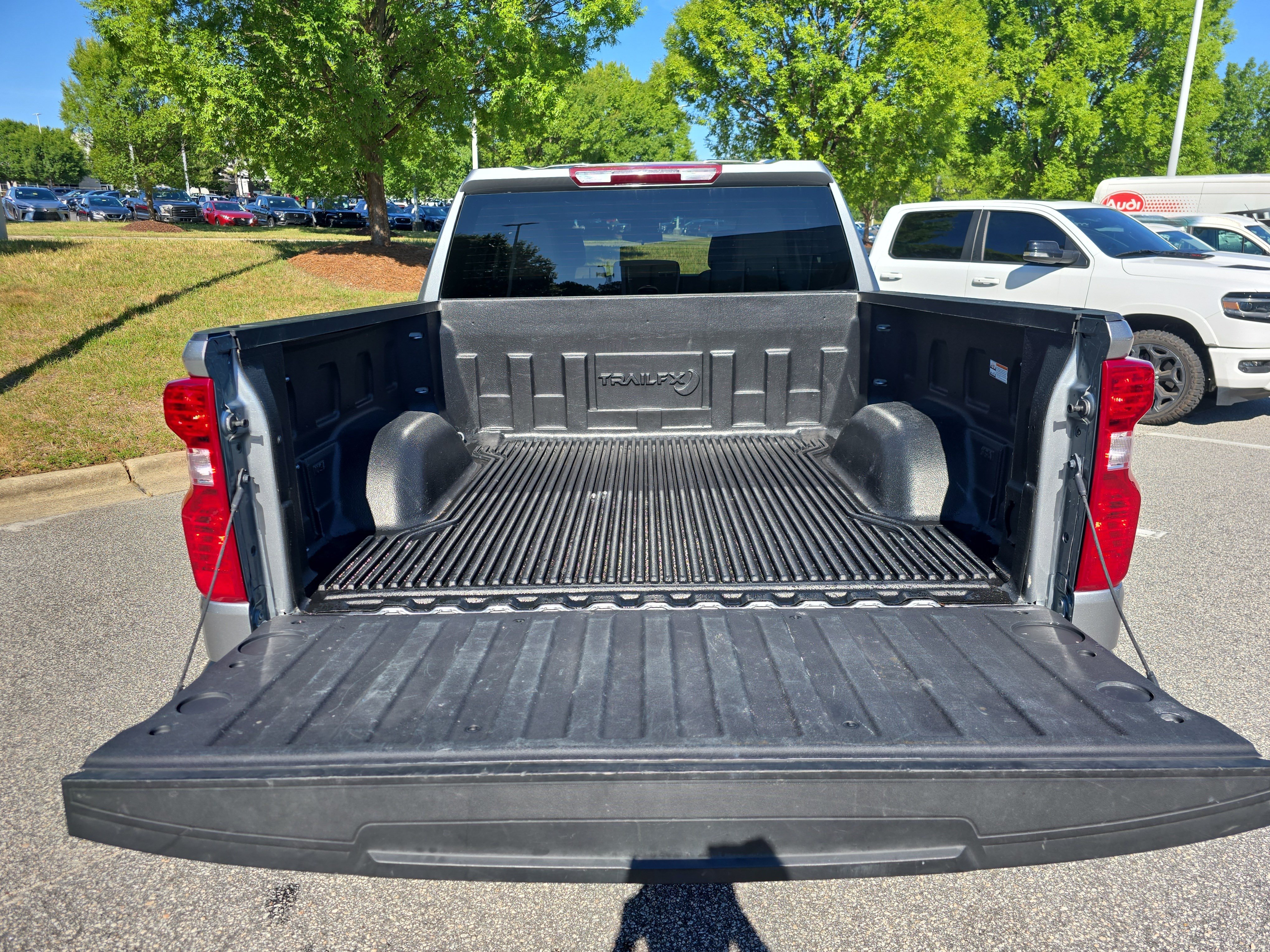 Used 2025 Chevrolet Silverado 1500 LT RWD image 12