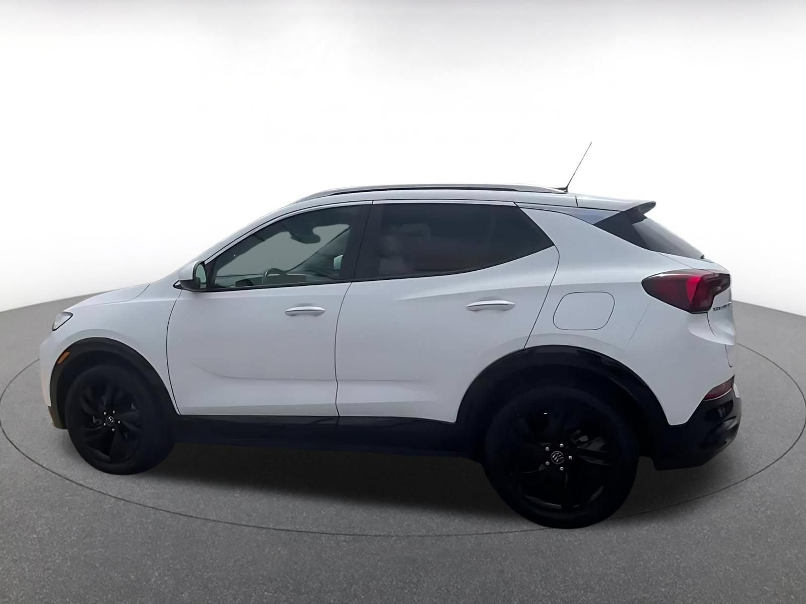 Used 2024 Buick Encore GX Sport Touring FWD image 9