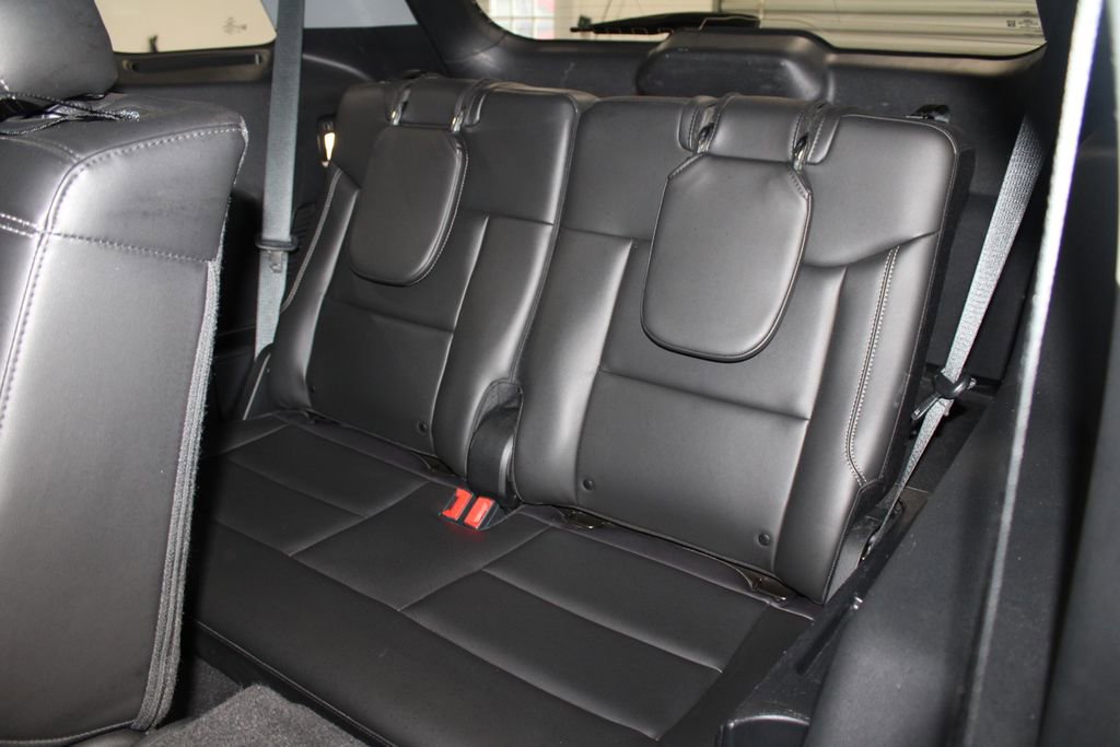 Used 2022 Ford Explorer XLT w/ Equipment Group 202A image 28