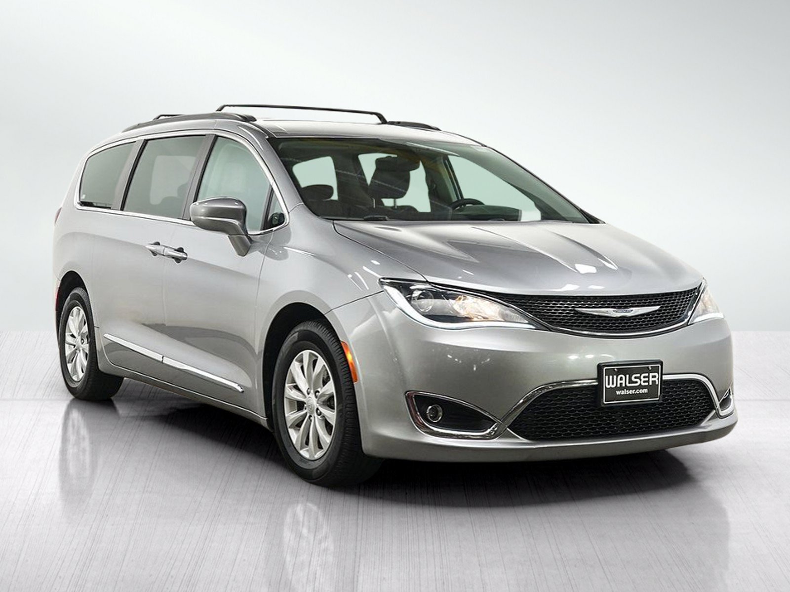 Used 2017 Chrysler Pacifica Touring-L FWD image 7
