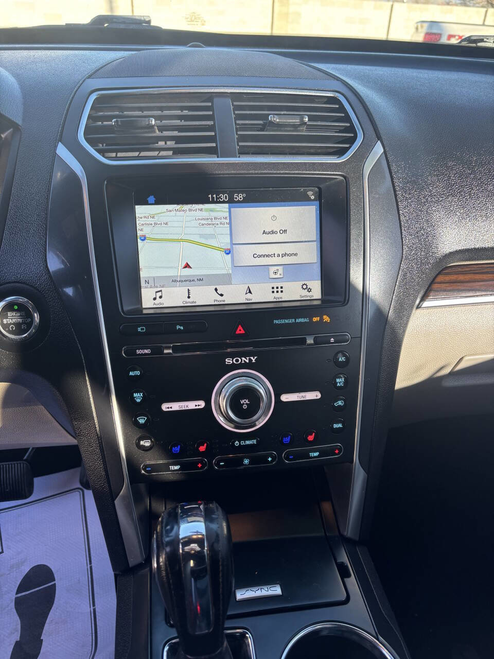 Used 2018 Ford Explorer Limited image 12