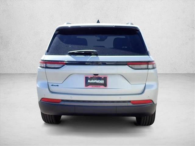 New 2026 Jeep Grand Cherokee Limited w/ Limited Altitude Package AWD/4WD image 3