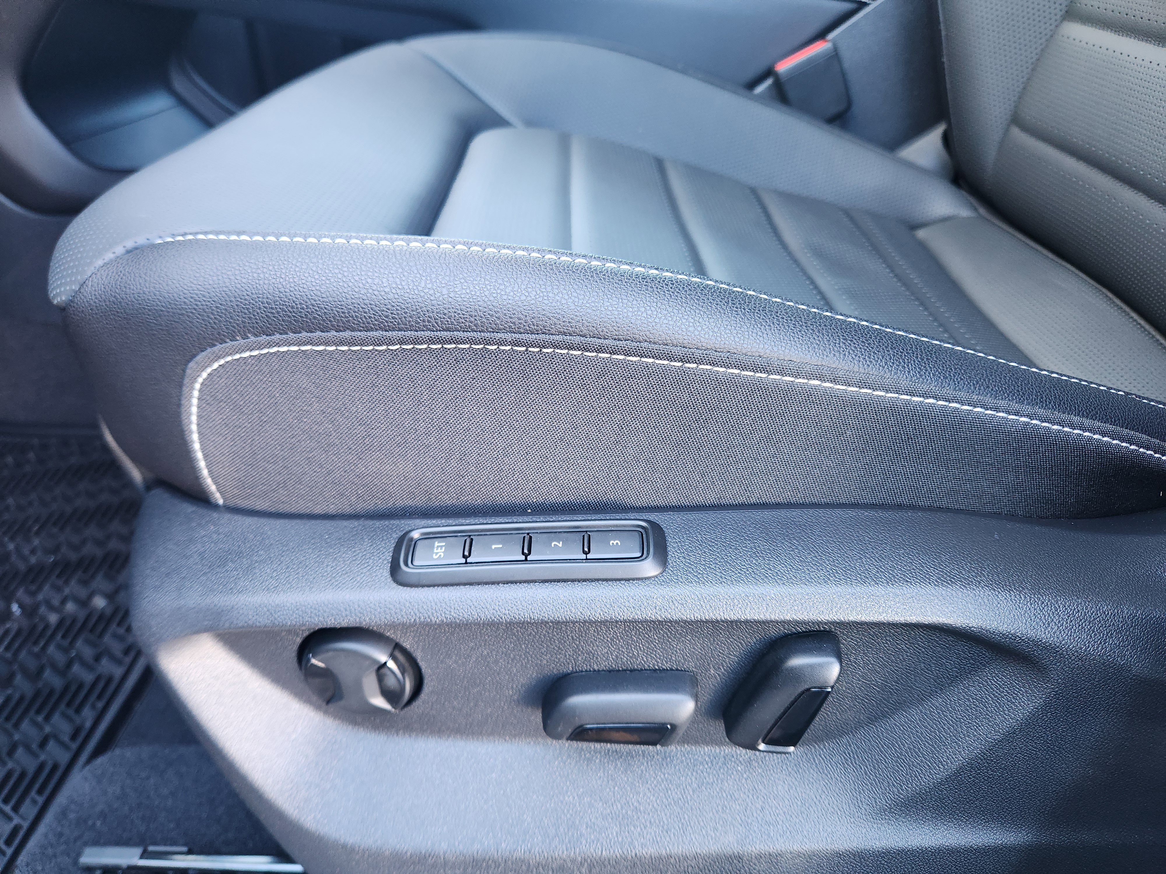 New 2026 Volkswagen Atlas SEL image 14