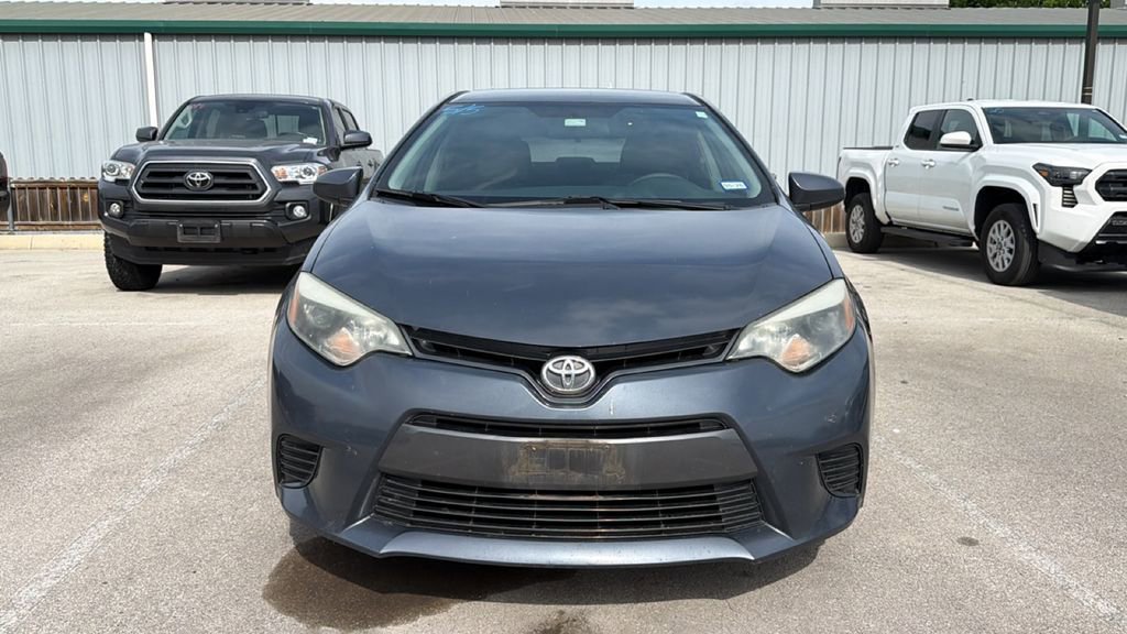 Used 2015 Toyota Corolla LE FWD image 2