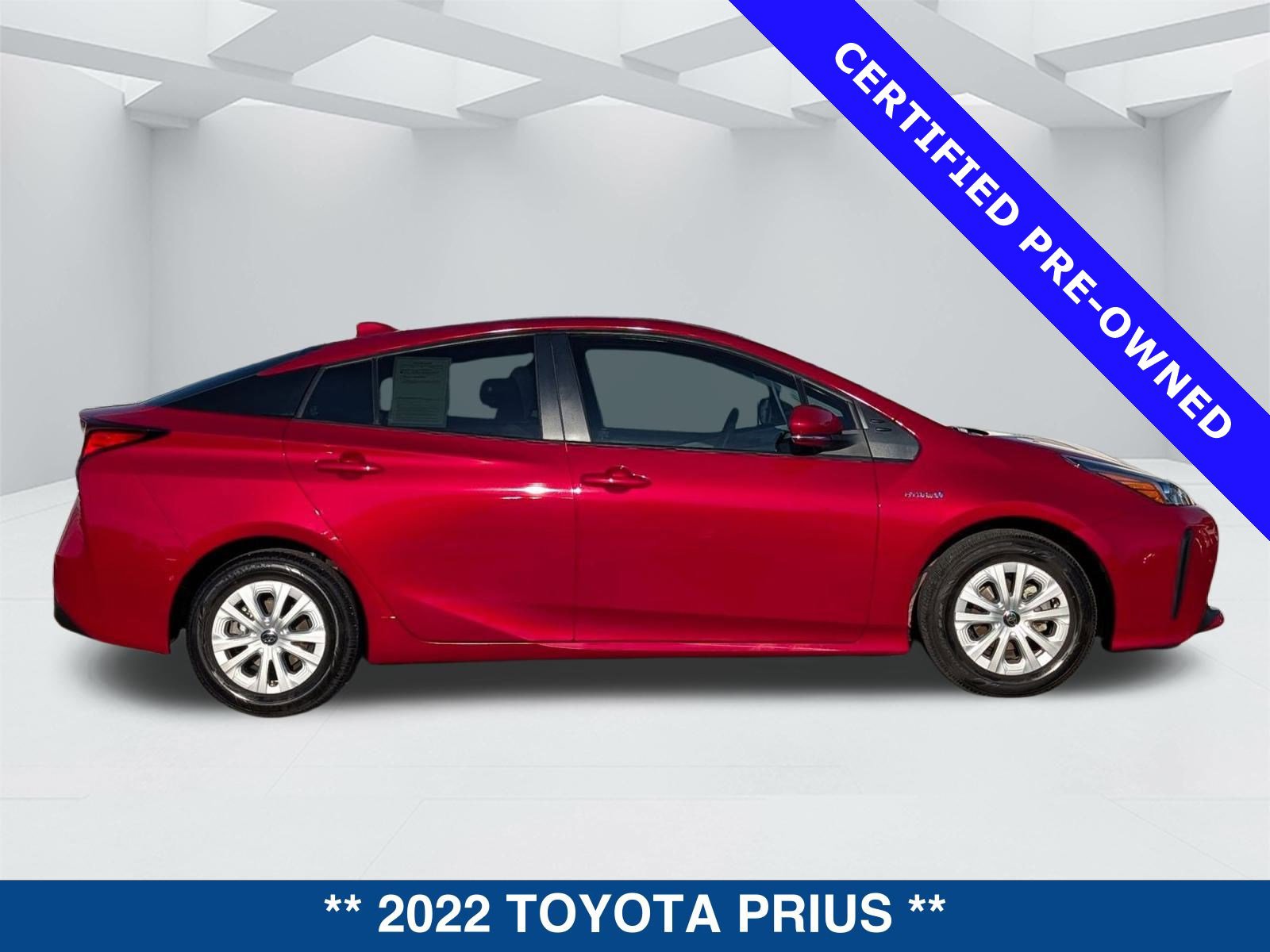 Used 2022 Toyota Prius LE video 3