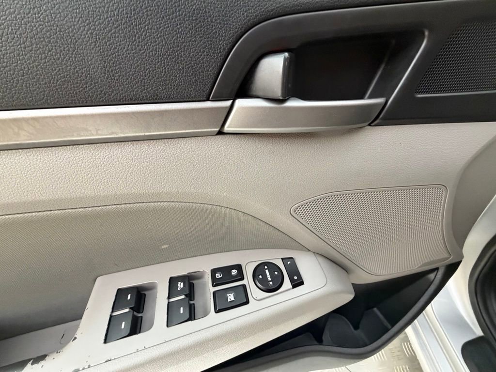 Used 2018 Hyundai Elantra Value Edition FWD image 26