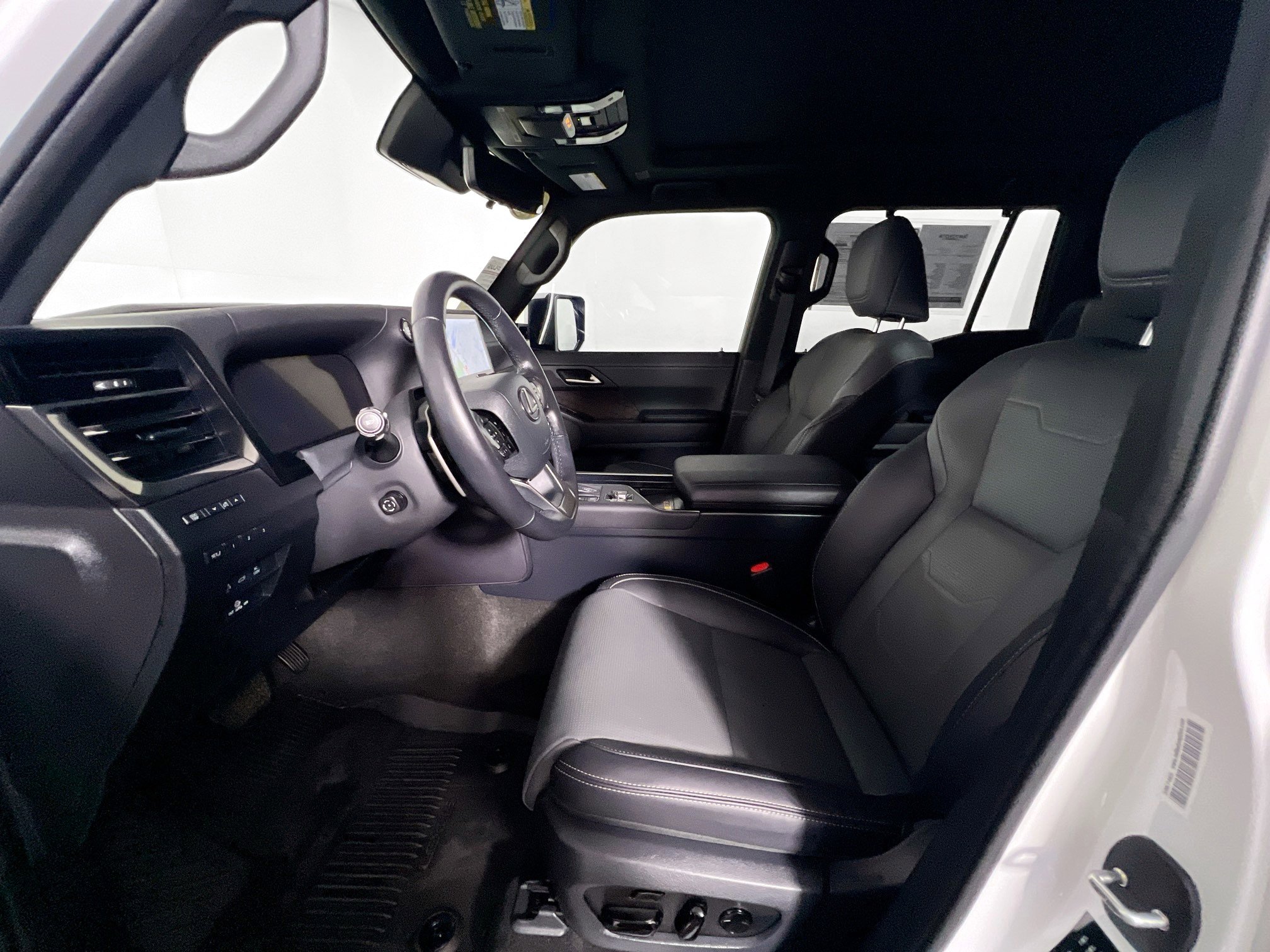 Used 2024 Lexus GX 550 w/ Accessory Package (Z1) AWD/4WD image 14
