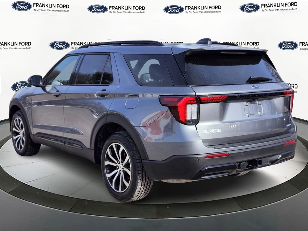 Certified 2025 Ford Explorer ST-Line image 3