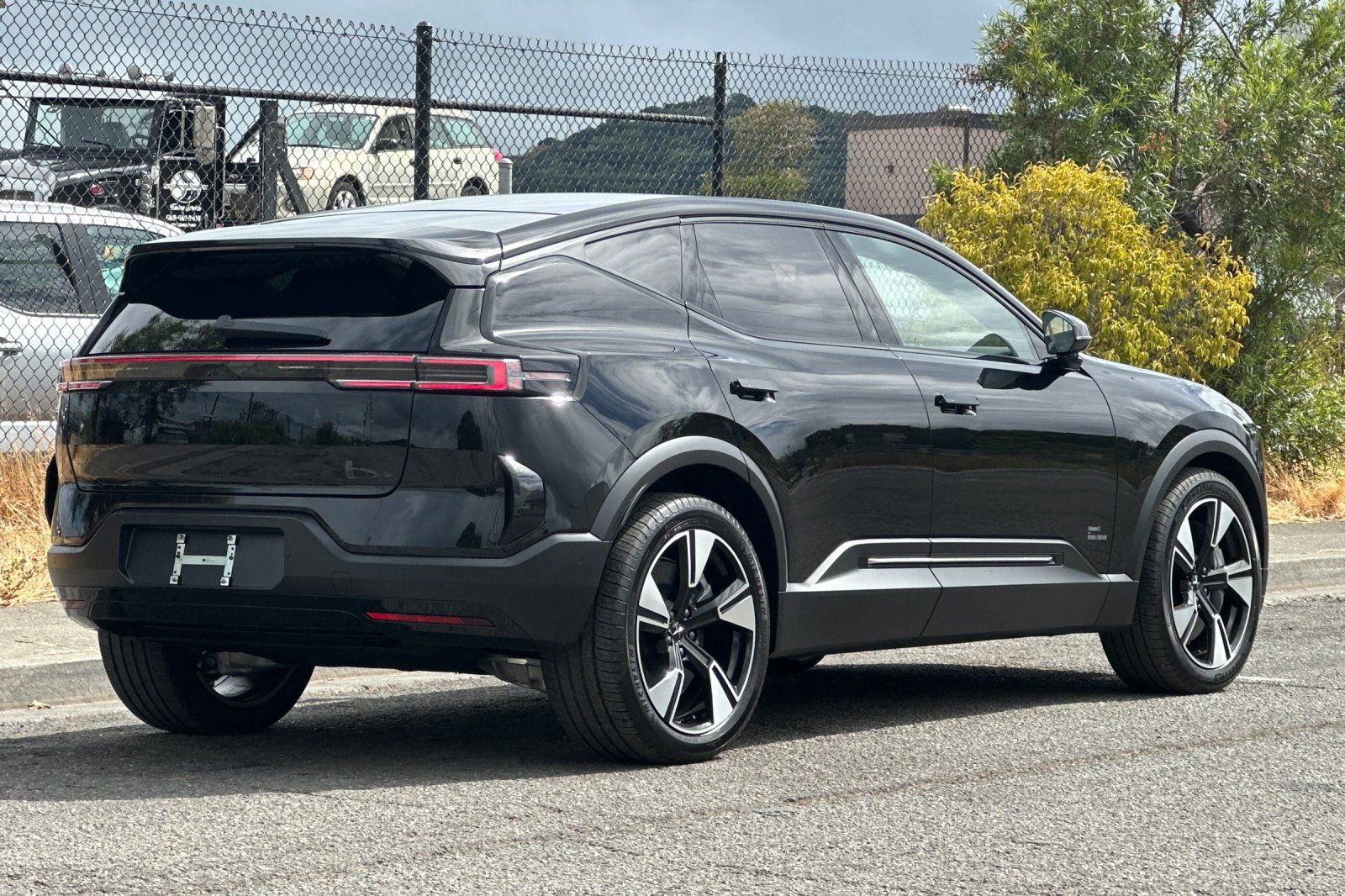 New 2025 Polestar Polestar 3 image 2