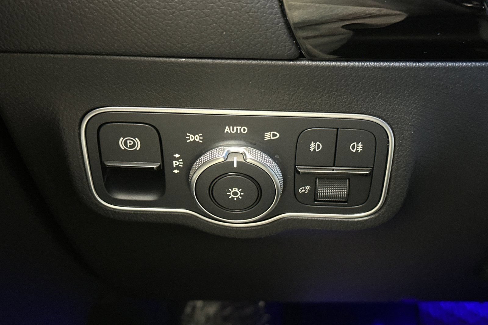 Certified 2023 Mercedes-Benz GLA 250 w/ Premium Package image 35