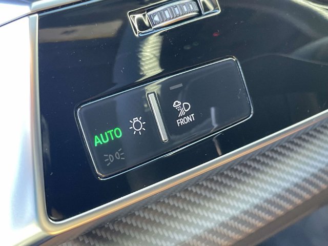 Certified 2025 Audi RS Q8 performance AWD/4WD image 19