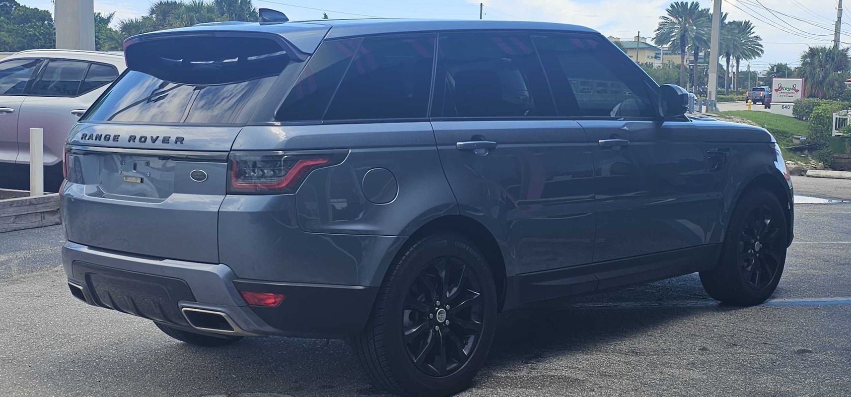 Used 2018 Land Rover Range Rover Sport SE AWD/4WD image 5
