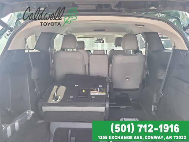 Used 2025 Toyota Sienna XLE w/ XLE Plus Package image 60