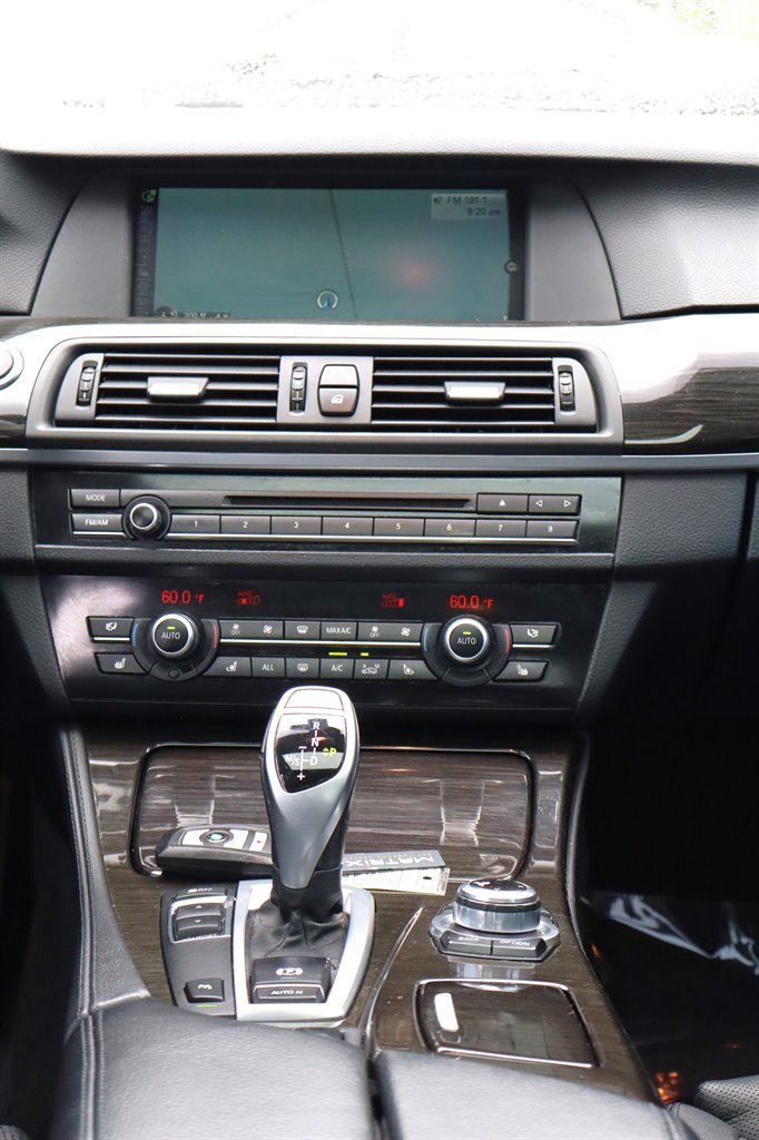 Used 2013 BMW 550i Sedan RWD image 11