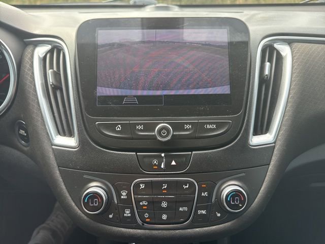 Used 2021 Chevrolet Malibu LT FWD image 21
