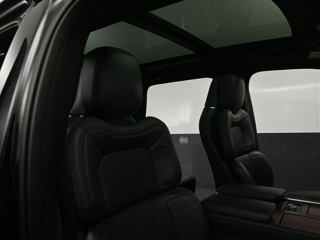 Certified 2023 Lincoln Navigator Reserve AWD/4WD image 34