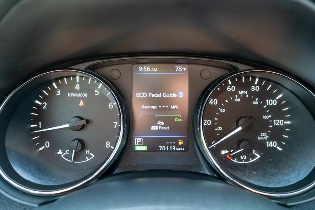 Used 2018 Nissan Rogue SV AWD/4WD image 22