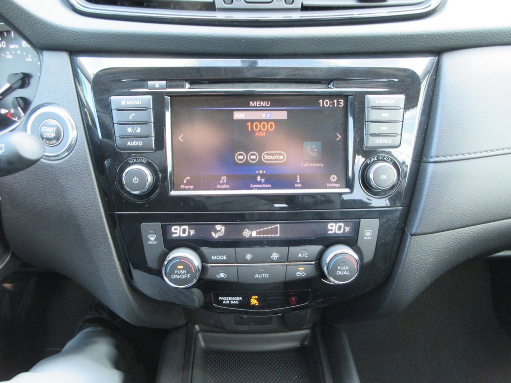 Used 2018 Nissan Rogue SV image 29