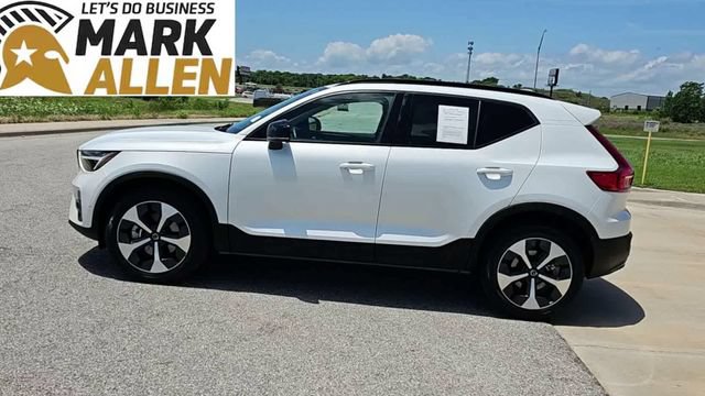 Used 2023 Volvo XC40 B4 Ultimate FWD image 5