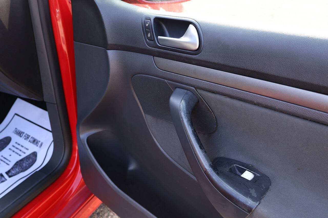Used 2007 Volkswagen Rabbit 4-Door FWD image 18