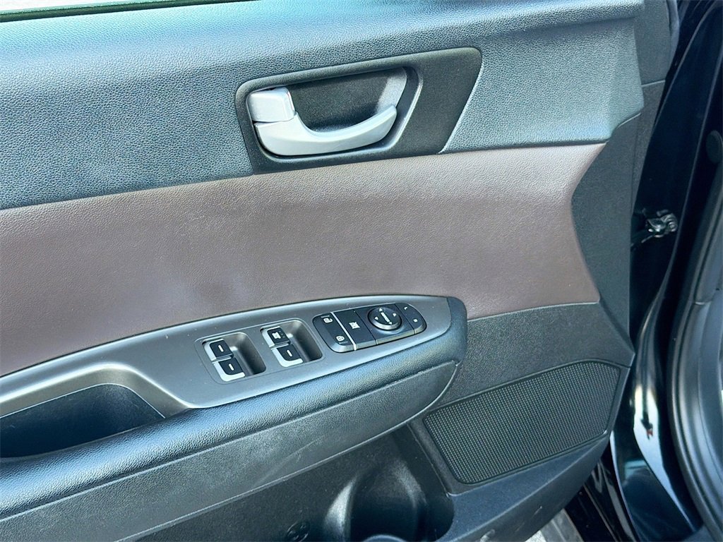 Used 2019 Kia Optima LX image 18