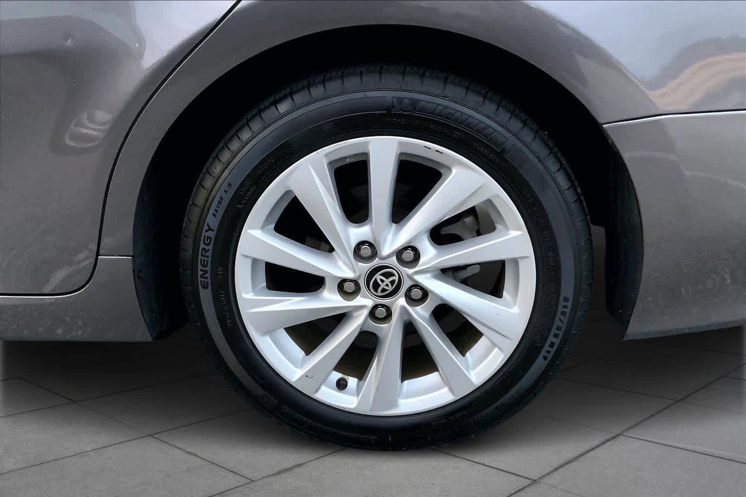 Used 2024 Toyota Camry LE w/ Convenience Package FWD image 11