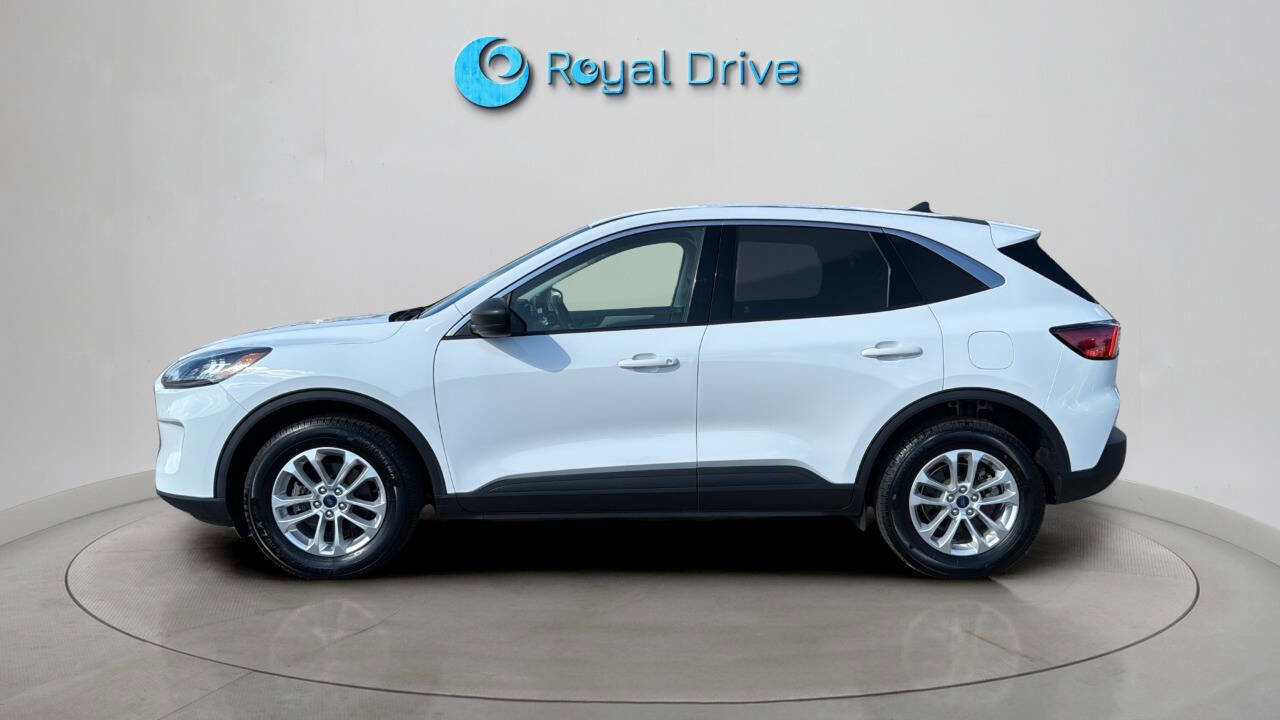 Used 2022 Ford Escape SE image 3