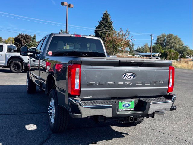 New 2027 Ford F350 XLT w/ FX4 Off-Road Package AWD/4WD image 3