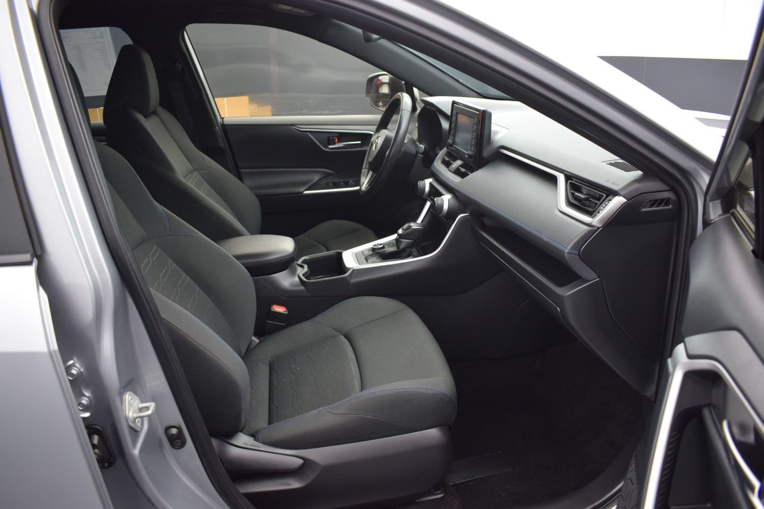 Used 2022 Toyota RAV4 SE AWD/4WD image 10