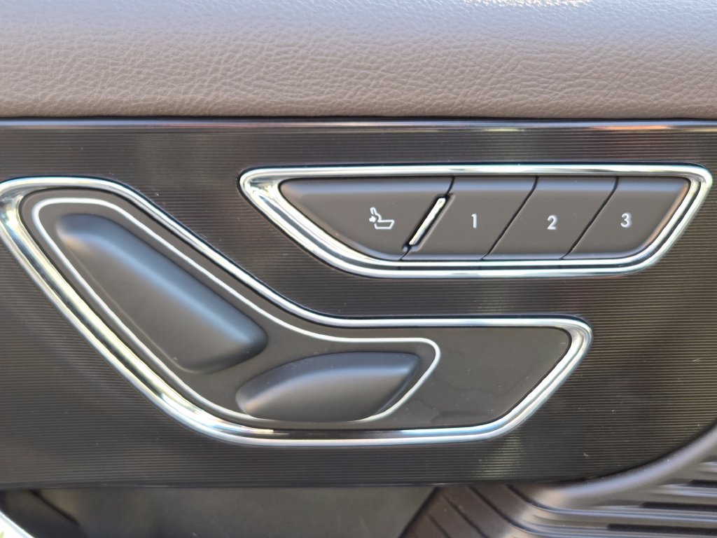 Used 2022 Lincoln Corsair AWD w/ Premium Package image 10