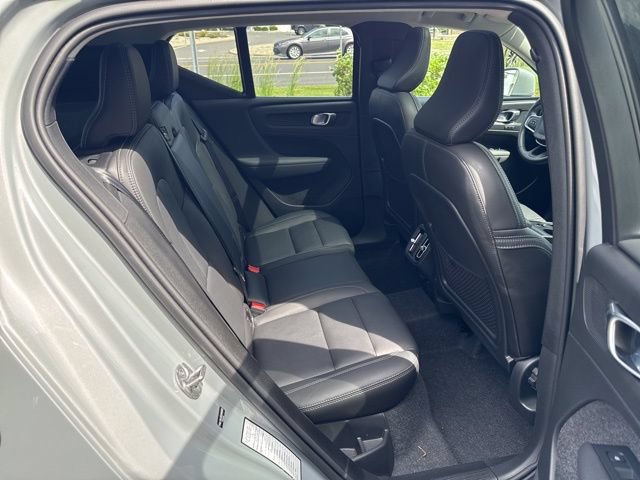 Certified 2025 Volvo XC40 B5 Core AWD/4WD image 13