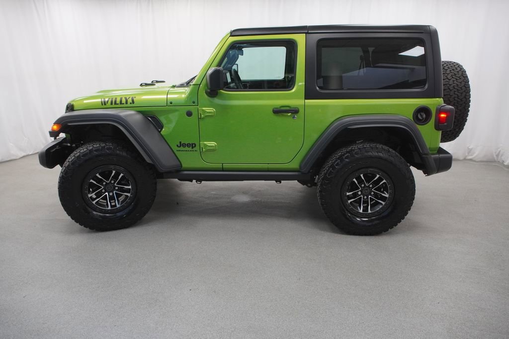 Used 2025 Jeep Wrangler Sport AWD/4WD image 12
