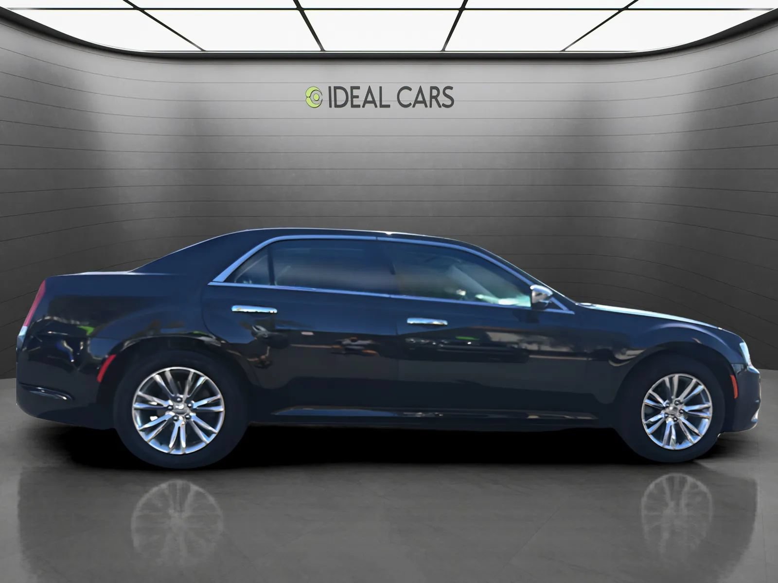 Used 2016 Chrysler 300 C RWD image 4