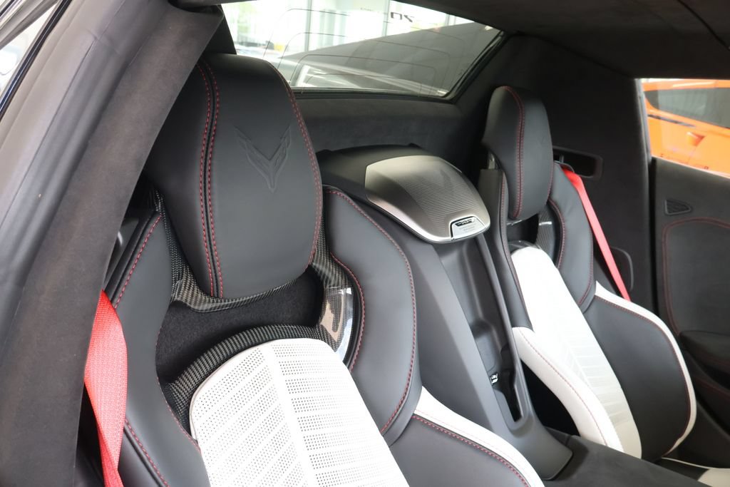 Used 2023 Chevrolet Corvette Stingray Premium Conv w/ Z51 Performance Package RWD image 45