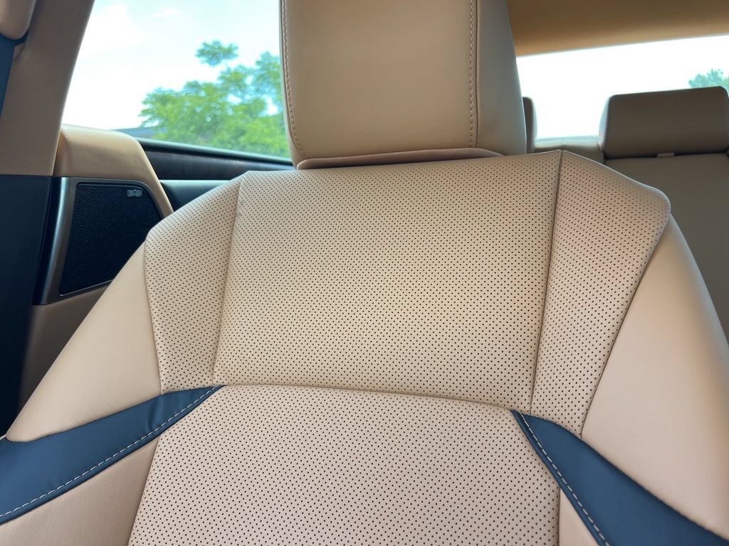 Used 2023 Lexus ES 350 w/ Premium Package FWD image 17