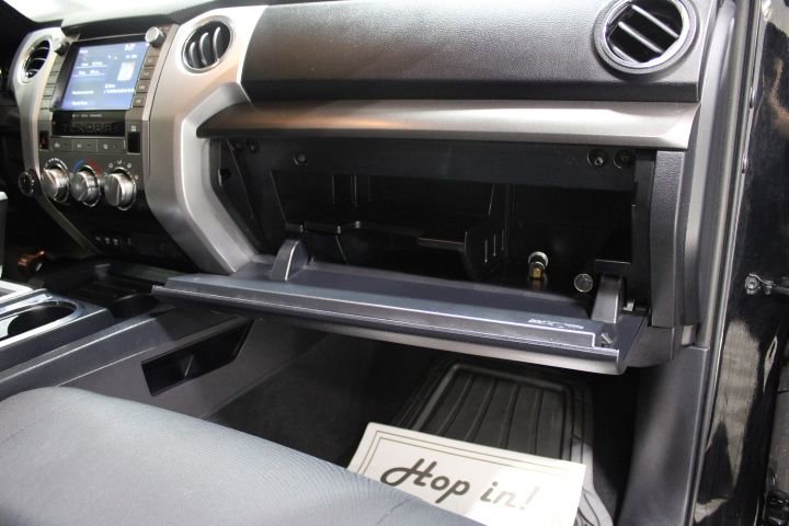 Used 2020 Toyota Tundra SR5 w/ SR5 Upgrade Package image 27